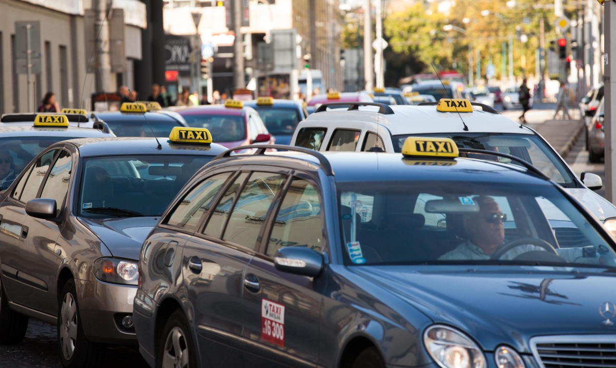 taxi, protest, uber,