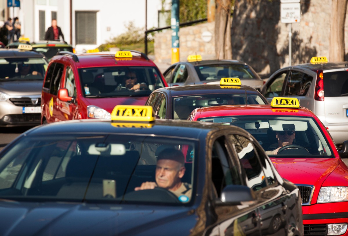 taxi, protest, uber,