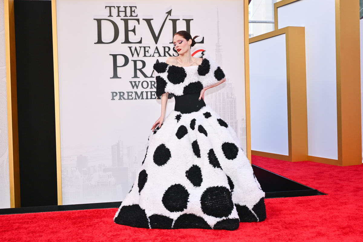 Modelka Coco Rocha na premiére filmu Diabol nosí Pradu 2.