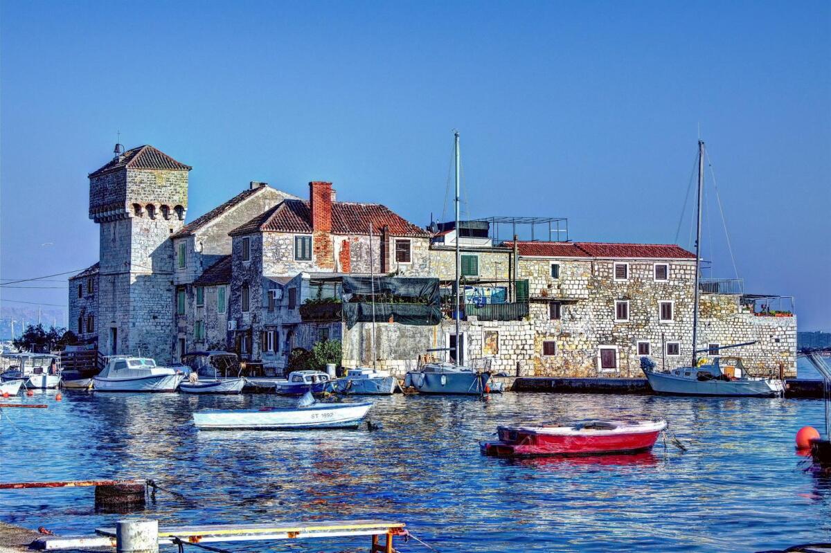 Kaštel Gomilica, Kastilac, Chorvátsko