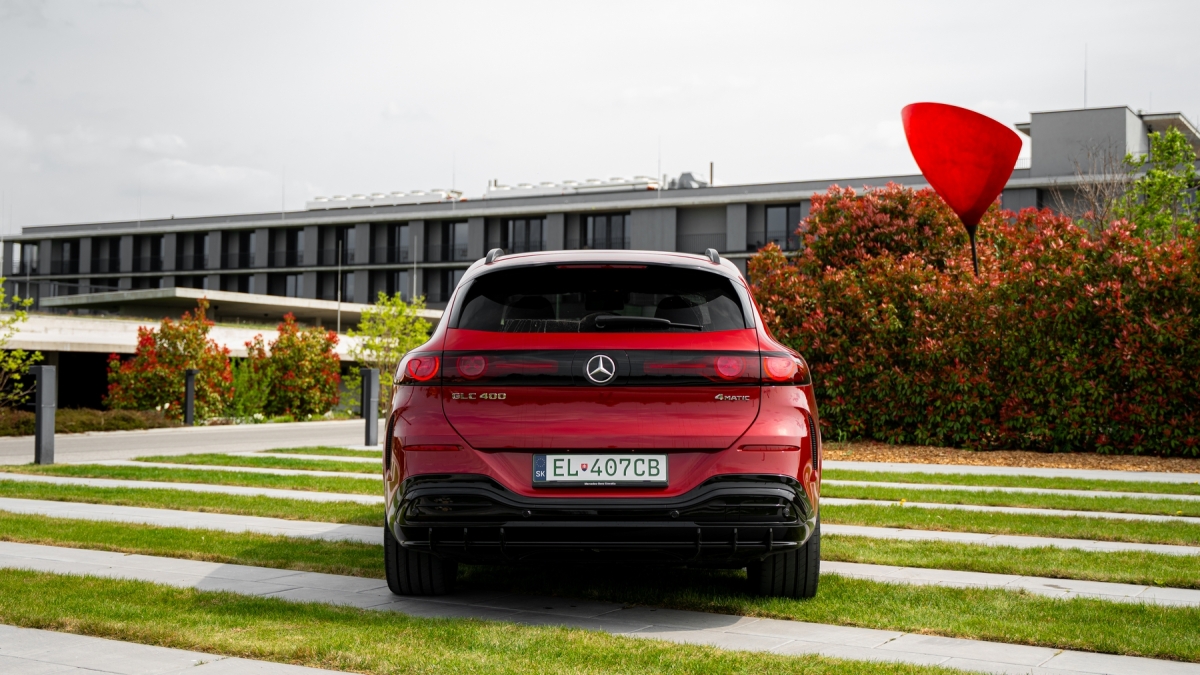 Mercedes-Benz GLC 400 4MATIC with EQ Technology (2026)