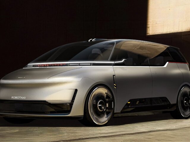Geely Eva Cab je elektromobil vyvíjaný od počiatku ako robotický taxík. Preto má podobu kompaktného MPV a dva pári posuvných dverí.