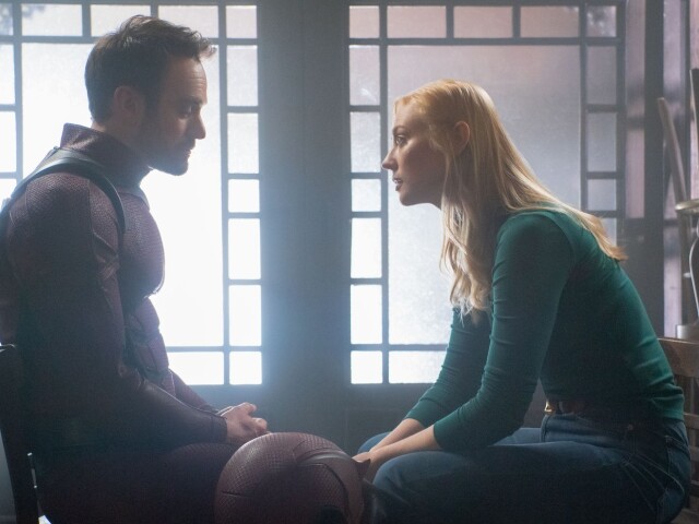 Charlie Cox ako Daredevil a Deborah Ann Woll ako Karen Page v seriáli Daredevil: Born Again.