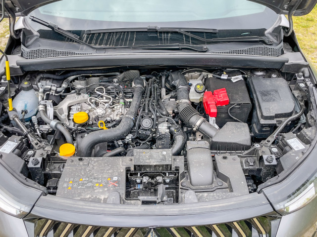 Mild-hybrid 1,3 DI-T tvorí preplňovaný 4-valec s objemom 1,33 litra a výkonom 104 kW. Spojený môže byť aj s manuálnou prevodovkou. No so 7-stupňovou dvojspojkou má lepšie zrýchlenie.
