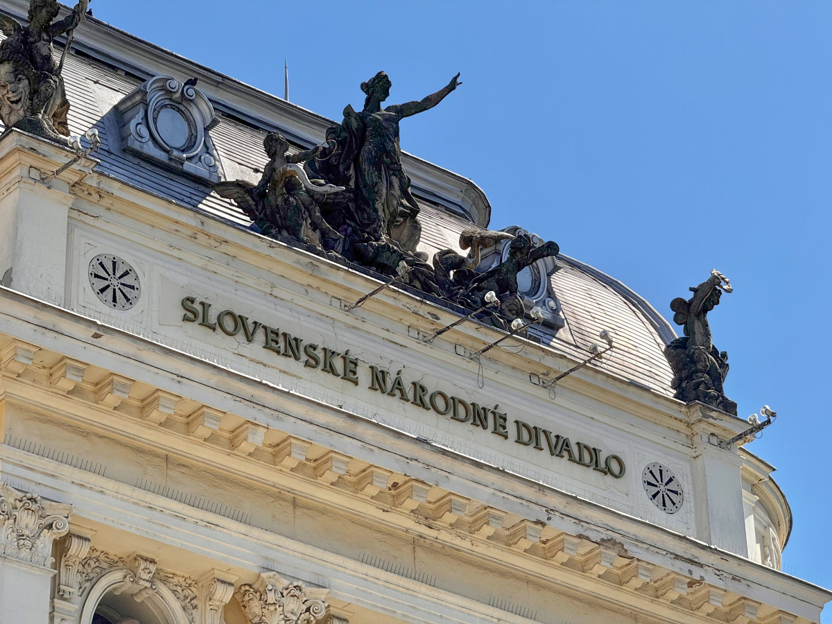 Historická budova slovenské národné divadlo SND autor: Rober