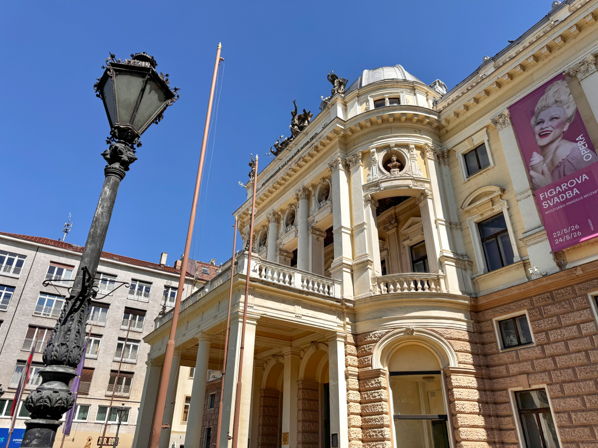 Historická budova slovenské národné divadlo SND autor: Rober